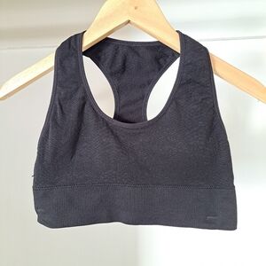 Vince Camuto | Black textured woman's sports bra